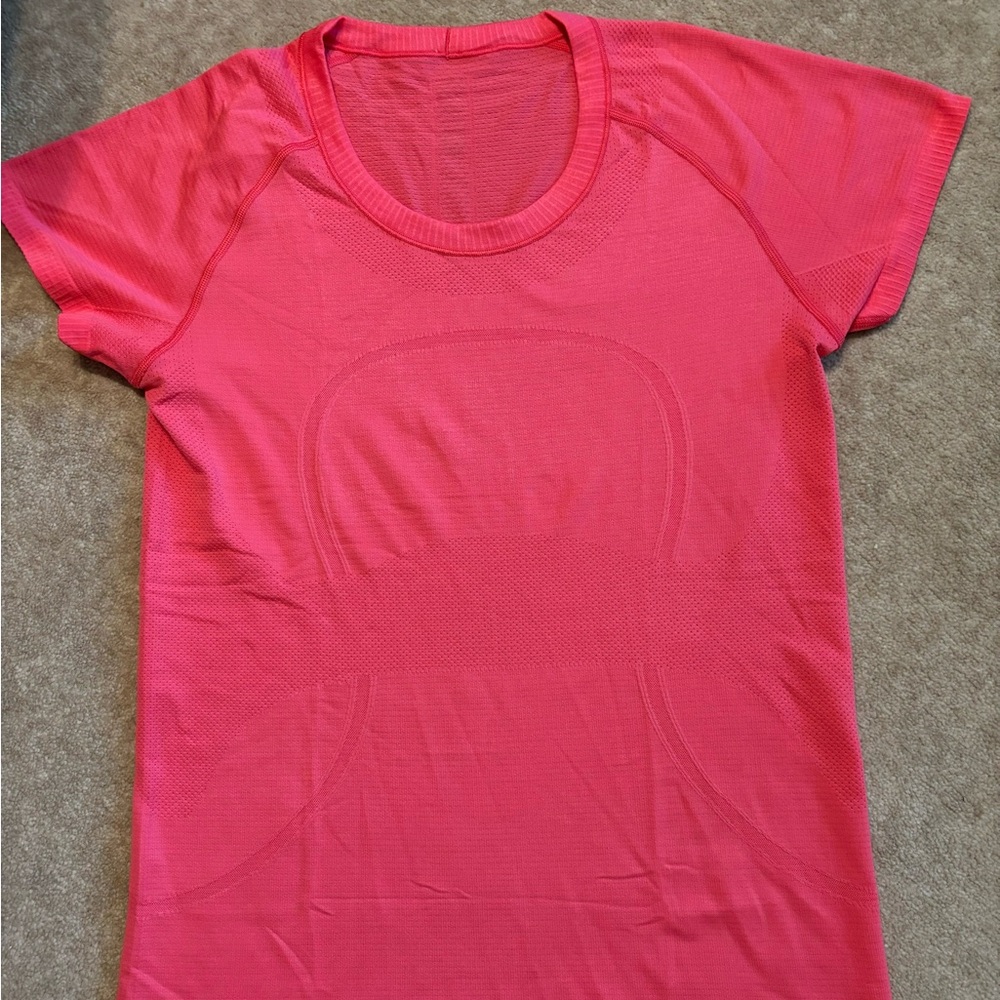Coral polyester short sleeve top